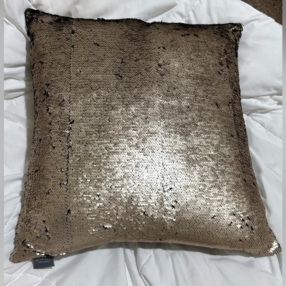 NWOT Aviva Stanoff Mermaid Sequined Black & Champagne Gold Down Pillow 20x 20